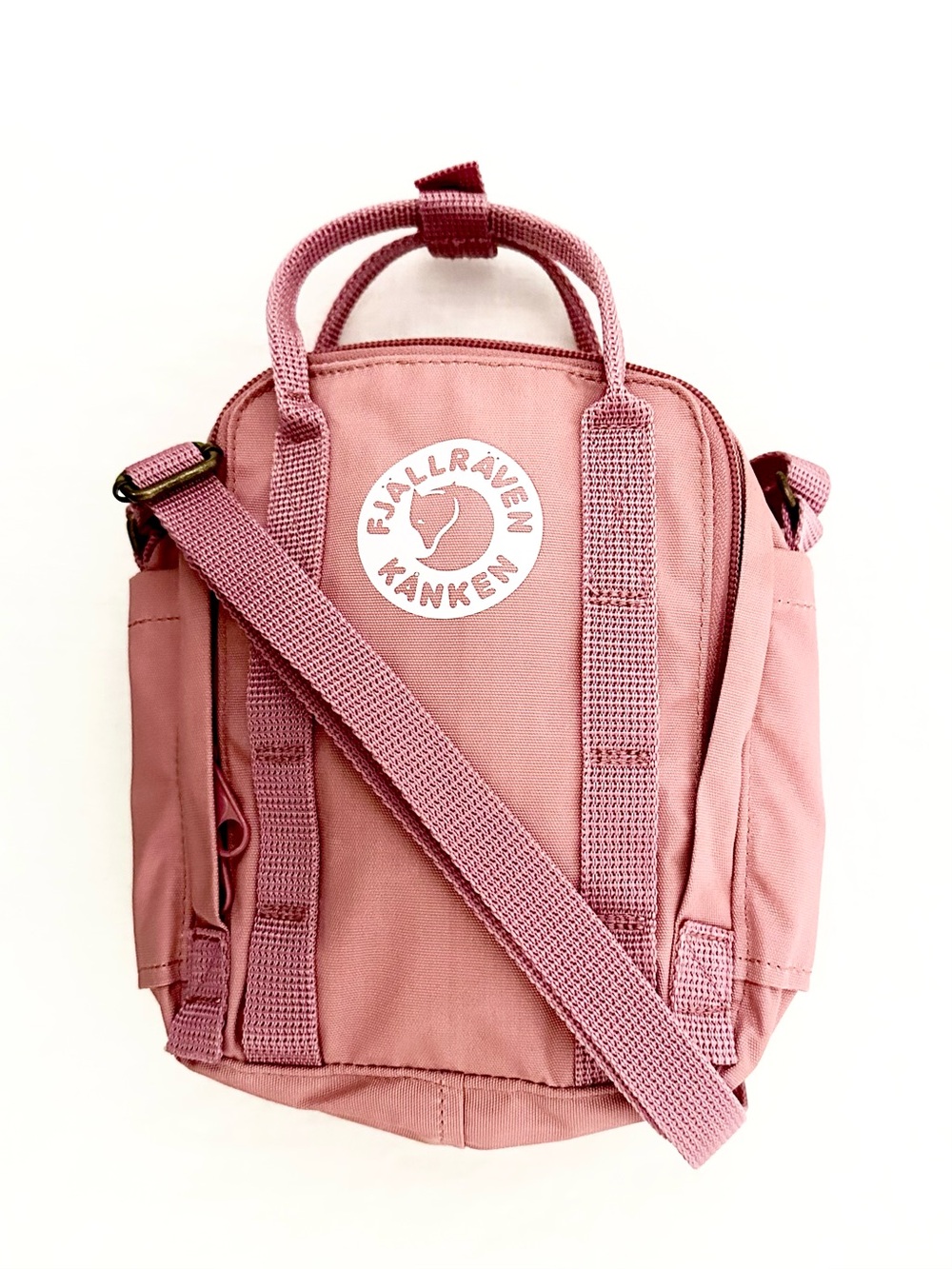 Fjallraven Kånken Small Crossbody in Dusty Rose - Picture 2 of 9